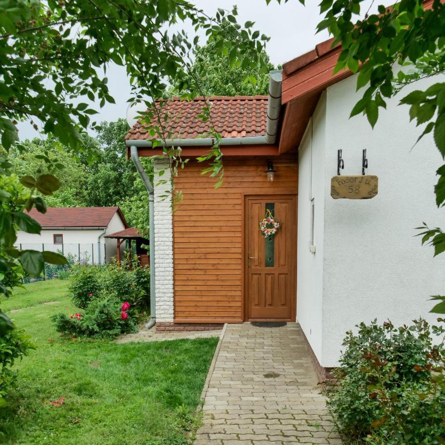Cseresznyes Apartman Berekfürdő エクステリア 写真