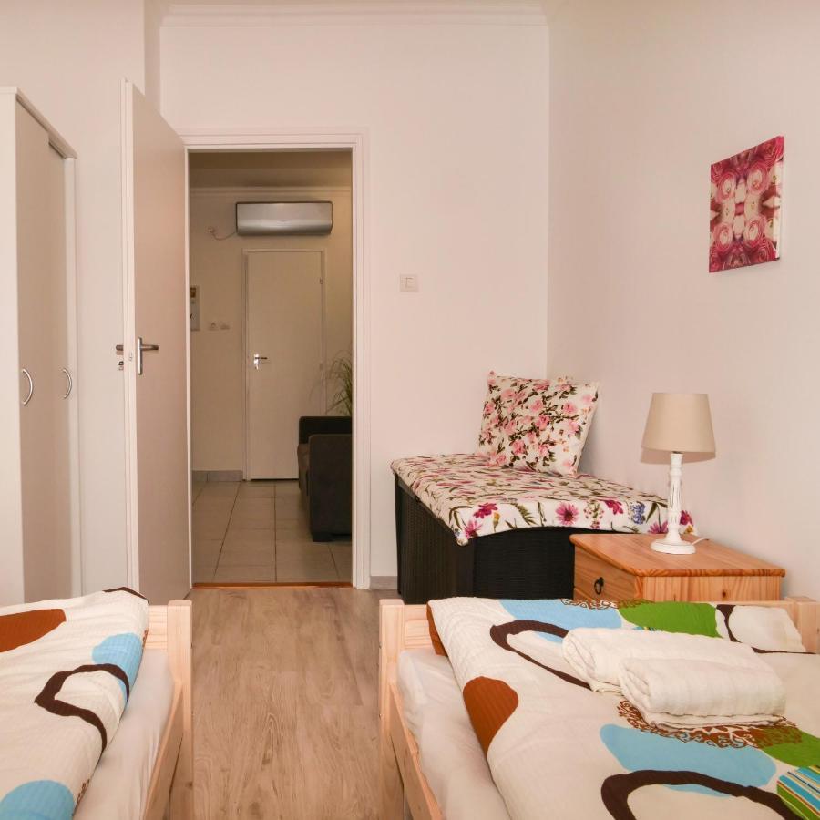 Cseresznyes Apartman Berekfürdő エクステリア 写真