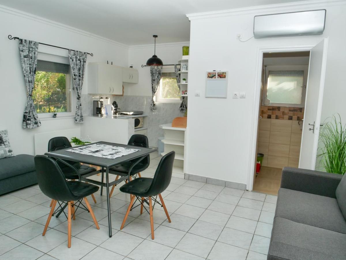 Cseresznyes Apartman Berekfürdő エクステリア 写真
