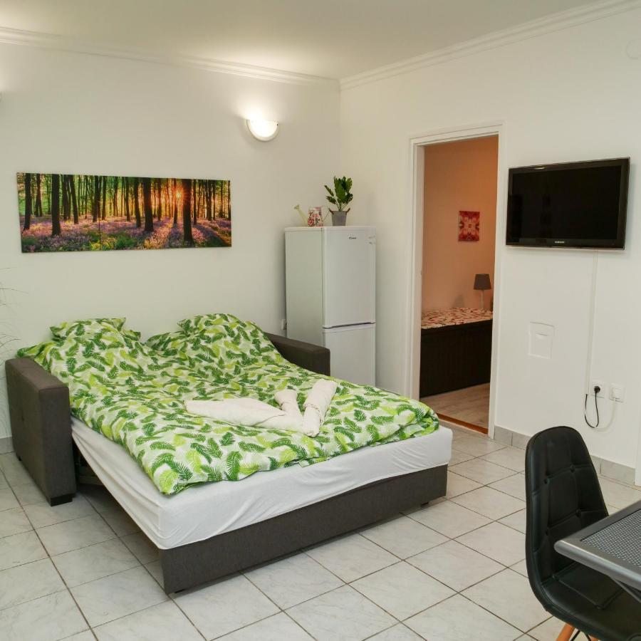 Cseresznyes Apartman Berekfürdő エクステリア 写真
