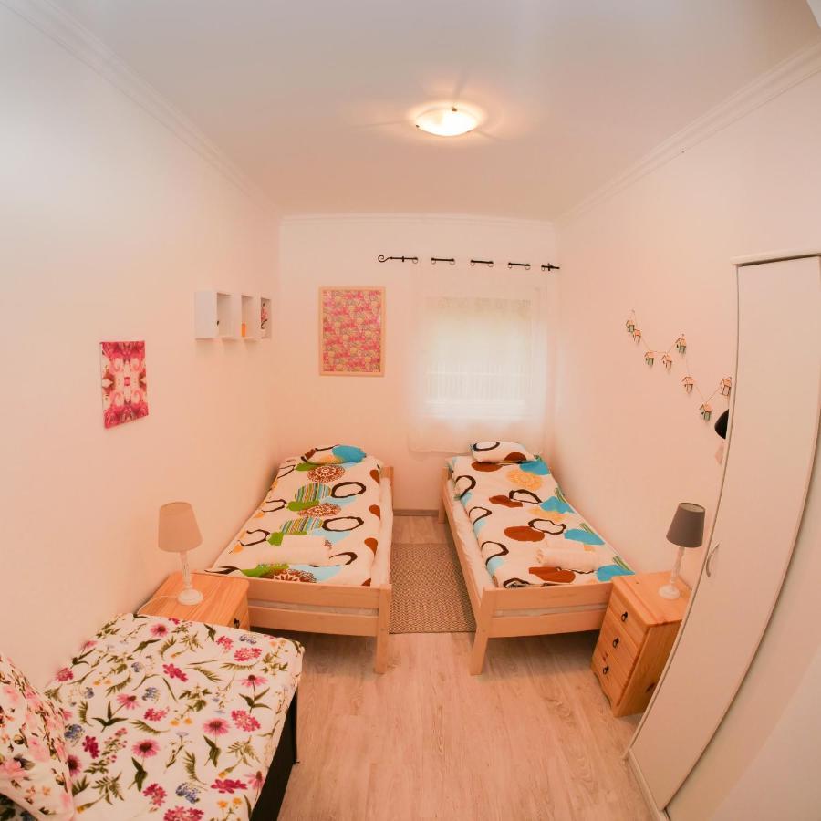 Cseresznyes Apartman Berekfürdő エクステリア 写真