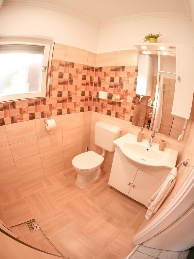 Cseresznyes Apartman Berekfürdő エクステリア 写真